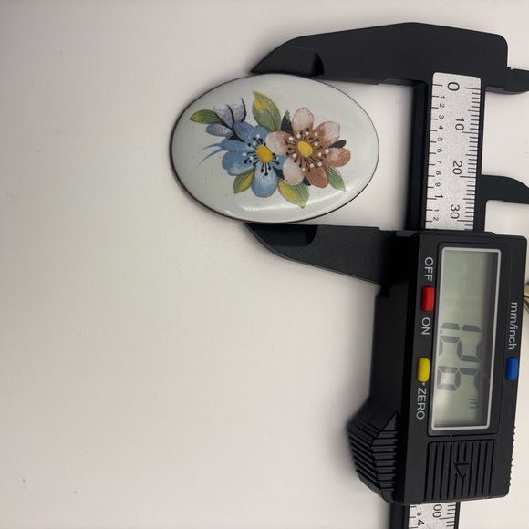 Vintage Floral Enamel Brooch and Earring Set | Mid-20th Century - Picture 7 of 7